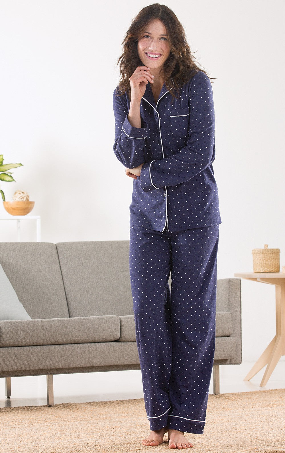 pjg-w1532-navywhitepolkadotbuttonfrontpj-women-gkpj05796_feature1_20170908_1658.jpg